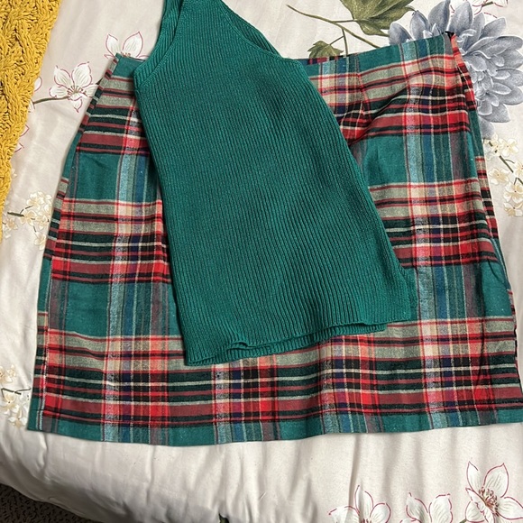 Green, red and beige plaid, high waisted, mini skirt - Picture 4 of 4
